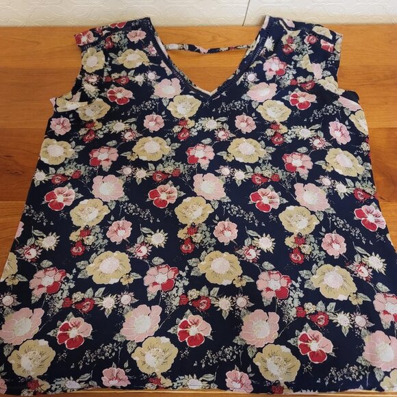 Floral cap sleeved blouse - Picture 1 of 4